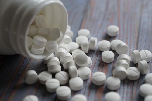 jhenning-tablet-7001508_1920(축소).jpg